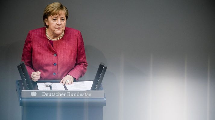 Angela Merkel á þingi í morgun.