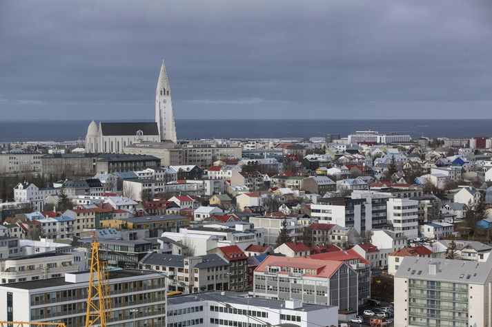 Margt bendir til þess að erlendir fjárfestar hafi áhuga á því að kaupa skráð langtímaskuldabréf íslensku fasteignafélaganna. Innflæðishöft Seðlabankans koma hins vegar í veg fyrir að það sé mögulegt.