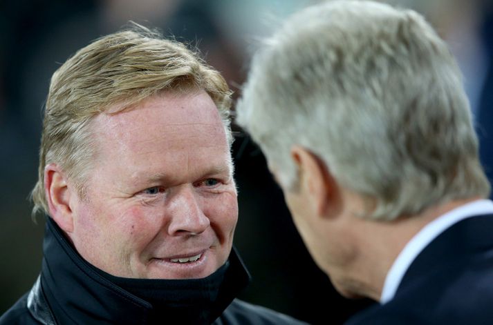 Ronald Koeman heilsar Wenger.