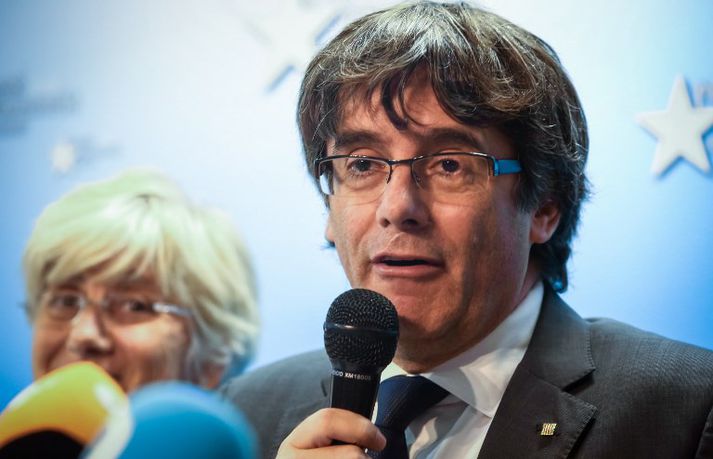 Carles Puigdemont dvelur nú í Brussel.