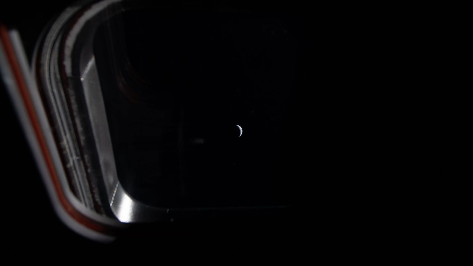 Fjær að heiman en nokkur maður frá upp­hafi