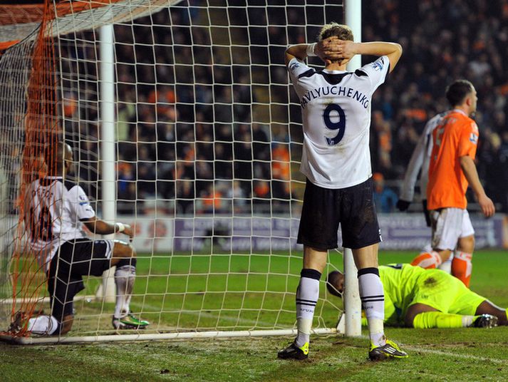 Hér sjást Tottenham menn vera búnir að klúðra einu af dauðafærum sínum í kvöld.