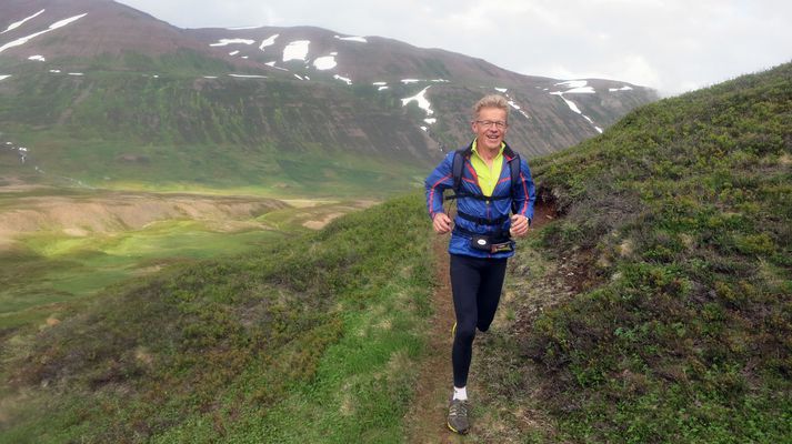 Stefán á hlaupum á Reykjaheiði upp úr Ólafsfirði í ágúst 2014.