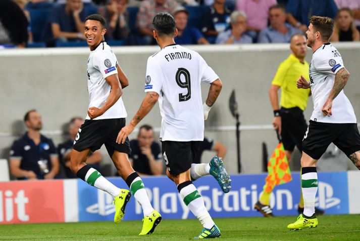 Trent Alexander-Arnold fagnar marki sínu í kvöld.