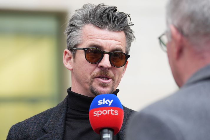 Joey Barton ræðir við fréttamann Sky Sports.