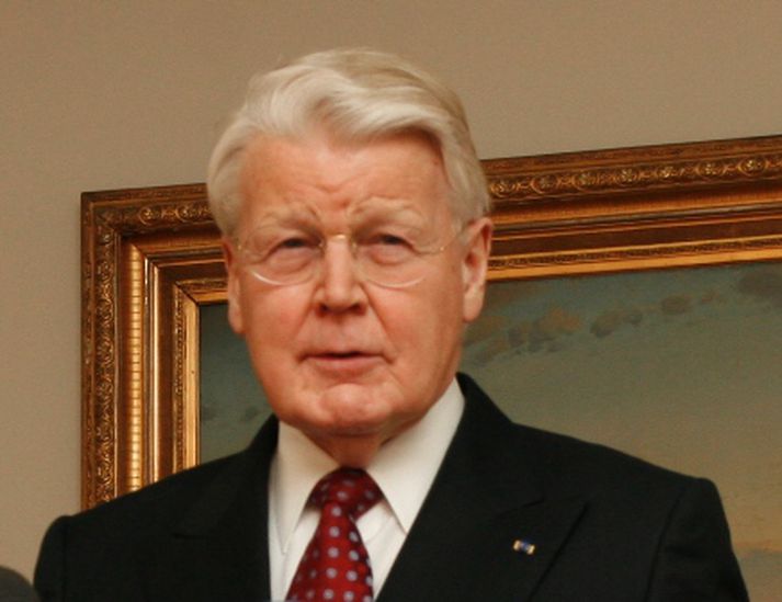 Ólafur Ragnar Grímsson, forseti Íslands, veitti Samfélagsverðlaunin. Mynd/ GVA.