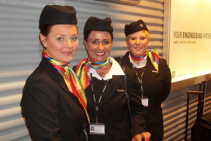 Flugþernur með hinsegin slæður.