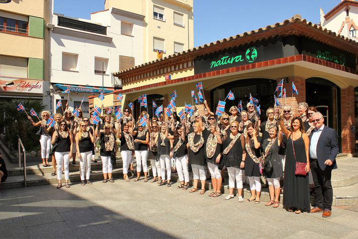 Kvennakór Reykjavíkur keppti í fjórum flokkum af fimm í alþjóðlegri kórakeppni í Lloret De Mar og fékk gulleinkunn í þeim öllum.