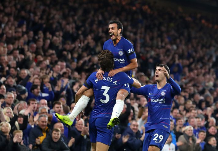 Pedro fagnar marki með félögum sínum í Chelsea, þeim Marcos Alonso og Alvaro Morata.