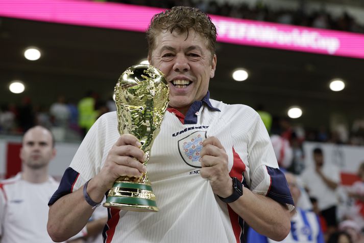 Andy Milne hefur mætt á níu heimsmeistaramót til að styðja við bakið á enska landsliðinu í fótbolta en aldrei séð liðið vinna þann stóra. Hann sjálfur er þó oftast með bikarinn í stúkunni.