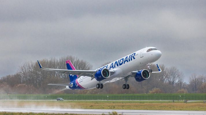 Airbus A321LR-þota Icelandair. Langdrægar mjóþotur af þessari gerð geta bæði aukið samkeppni á Atlantshafsmarkaðnum og opnað ný tækifæri fyrir Icelandair til að þróa leiðakerfið um Keflavík.