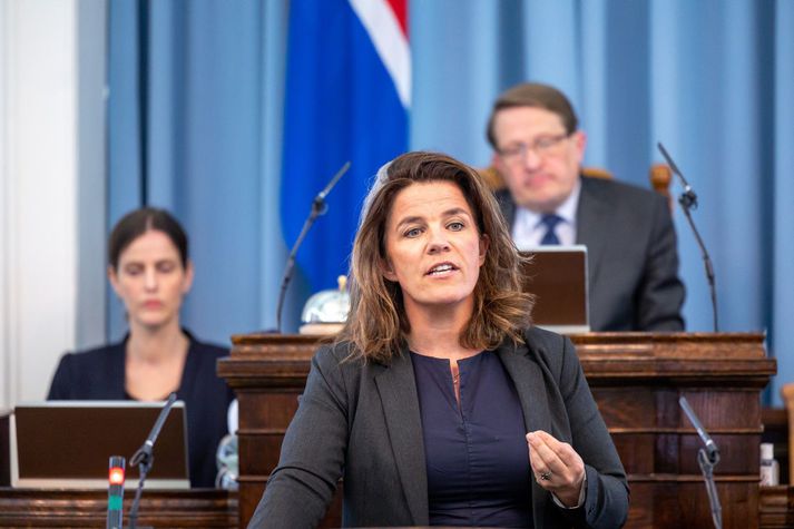 Helga Vala Helgadóttir, þingmaður Samfylkingarinnar, segir neyðarástand ríkja innan heilbrigðiskerfisins.