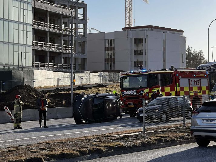 Ökumaðurinn komst sjálfur út úr bílnum.