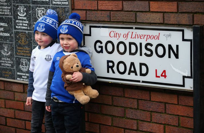 Það má búast við íslendingaflóði á leikjum á Goodison.