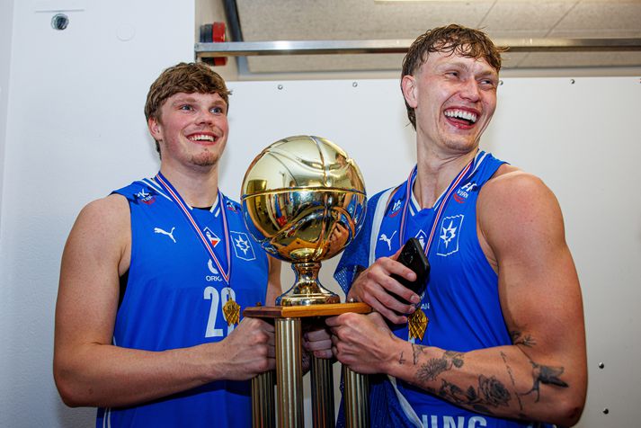 Orri Gunnarsson og Hilmar Smári Henningsson kampakátir eftir að hafa landað Íslandsmeistaratitlinum í Síkinu.