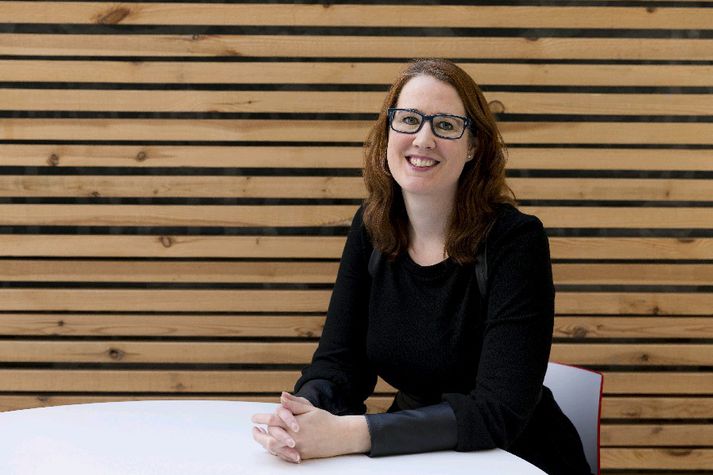 Erla segir viðhorfsbreytingu nauðsynlega í íslensku geðheilbrigðiskerfi.  Hún hefur áralanga reynslu af kerfinu en litla systir hennar hefur glímt við alvarlegt þunglyndi um árabil.