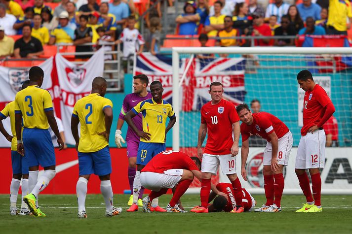 Leikmenn Englands huga að Oxlade-Chamberlain