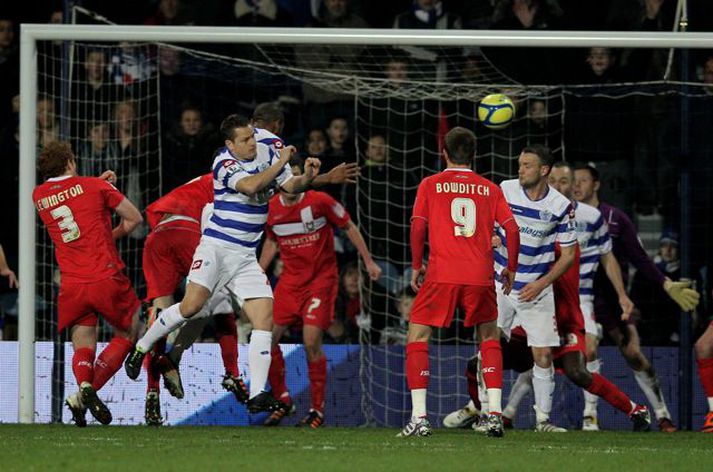 Gabbidon skorar sigurmarkið og tryggir QPR sæti í 4. umferðinni.