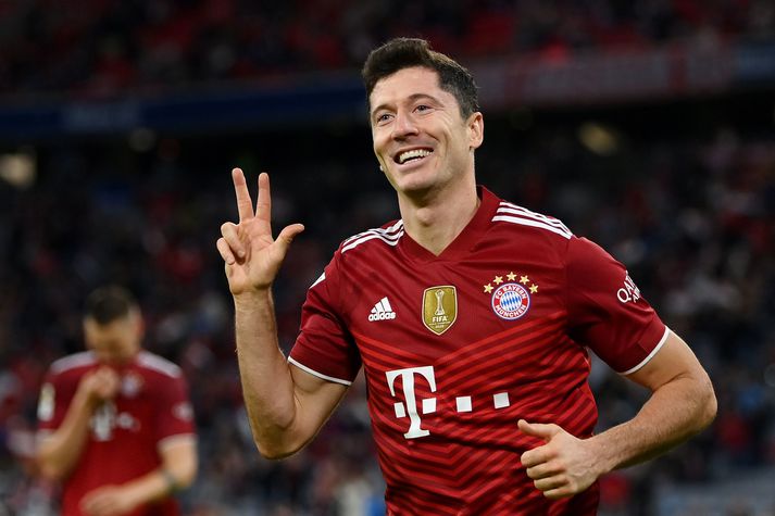 Robert Lewandowski skoraði þrennu gegn Hertha Berlin í dag.