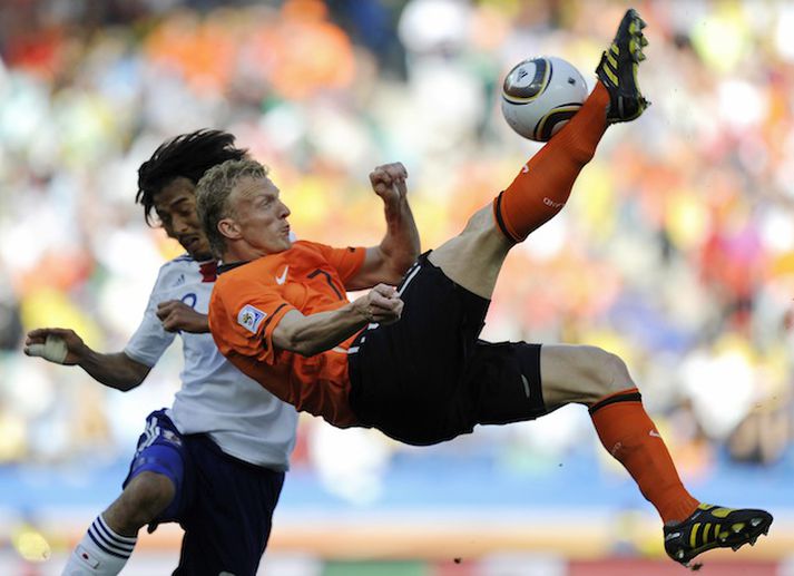 Dirk Kuyt með skemmtileg tilþrif snemma leiks.