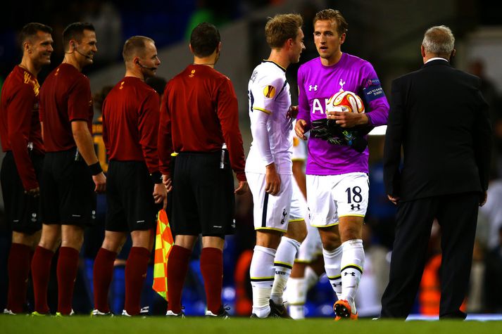 Það fá ekki margir markmenn að eiga boltann en Harry Kane fékk hann fyrir þrennuna sína.