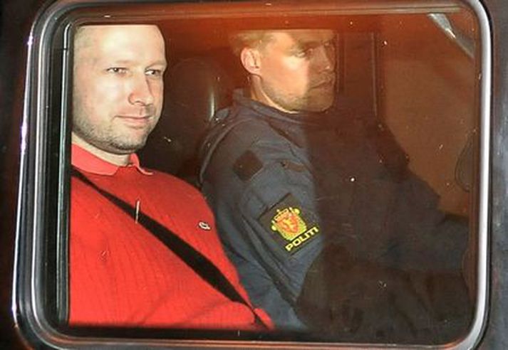 Breivik fékk ekki að klæðast kjólfötum við réttarhöldin.