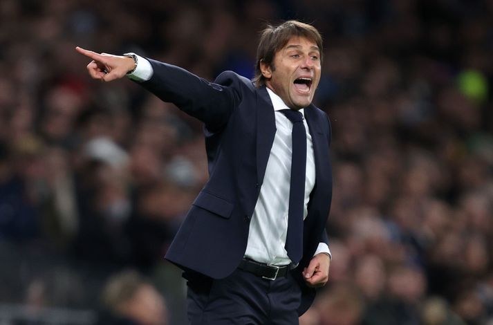 Antonio Conte lét vel í sér heyra á hliðarlínunni í sínum fyrsta leik sem knattspyrnustjóri Tottenham Hotspur.