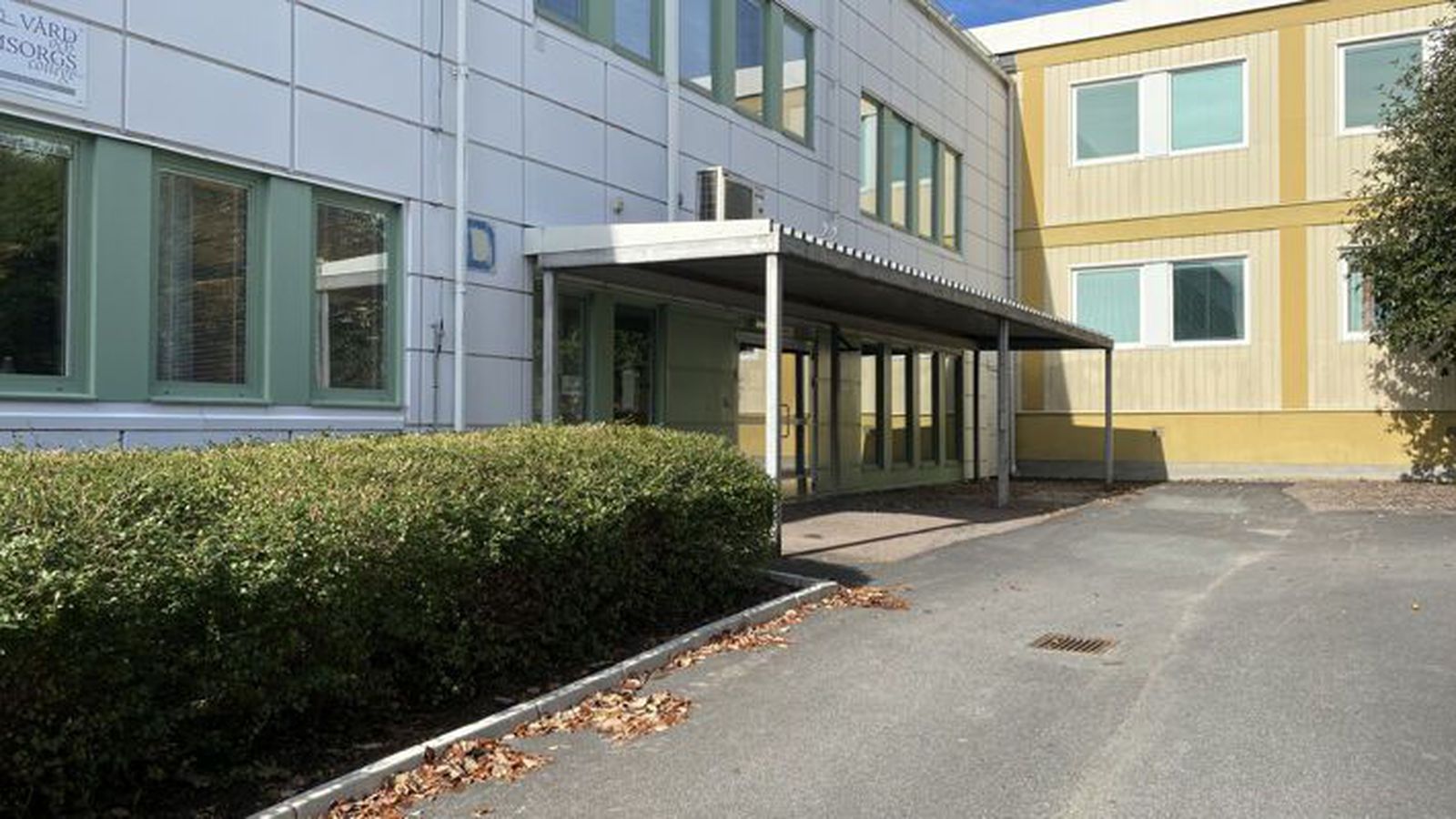 Réðst á grunn­skóla­nem­endur með sverði