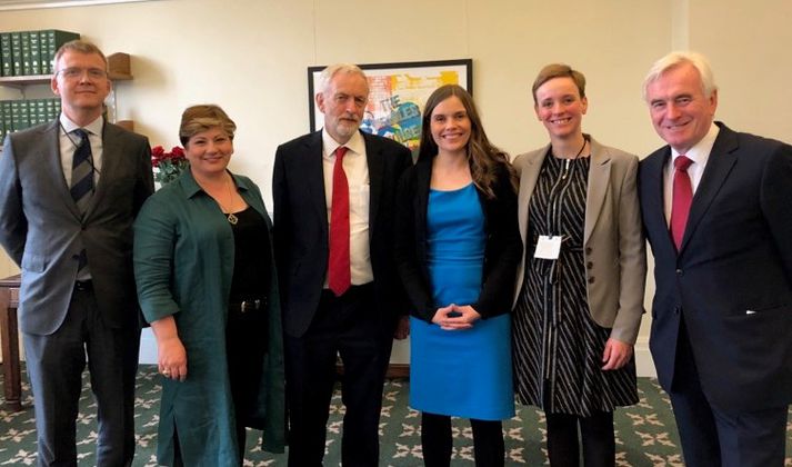 Katrín Jakobsdóttir forsætisráðherra er í þriggja daga heimsókn í Bretlandi. Í dag hitti hún Jeremy Corbyn í breska þinghúsinu.