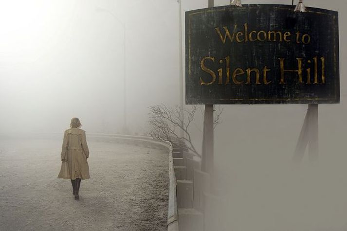 Silent Hill Hrollvekjusumarið heldur áfram um allan heim en í gær var Silent Hill frumsýnd. Myndin segir frá ungri móður sem leitar dóttur sinnar í skuggalegum bæ.