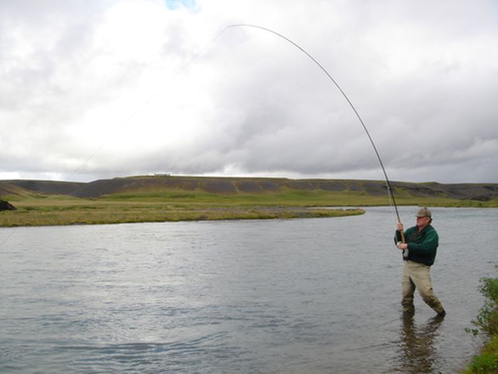 Við veiðar í Eystri Rangá.