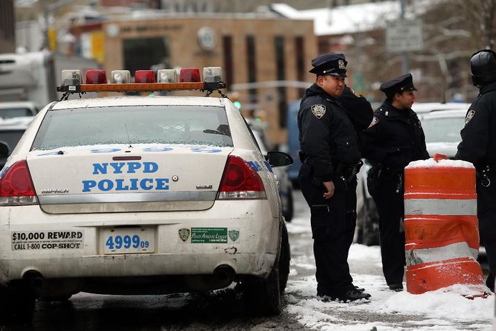 Lögreglan í New York byrjaði að telja dagana á milli tilkynninga um morð árið 2003 en glæpatíðni í borginni, sem og annars staðar í Bandaríkjunum, hefur farið minnkandi frá því snemma á 10. áratug seinustu aldar.