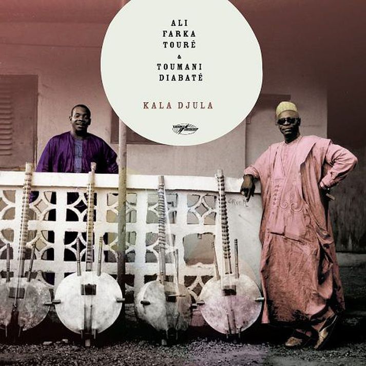 Toumani og Ali. Auk þeirra spilaði bassaleikari Buena Vista Social Club, Orlando „Cachaíto“ Lopez, á nýju plötunni, en hún geymir síðustu upptökur Alis og Orlandos.