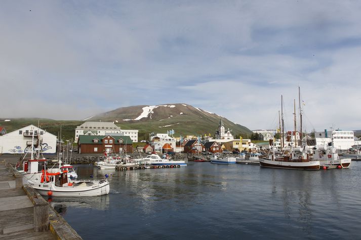 Við Hafnarstéttina eru veitingahús og staðir þar sem eflaust er hægt að komast á salernið.
