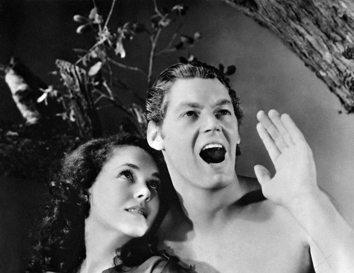 Þótt hér geti að líta sundkappann Johnny Weissmuller í hlutverki Tarsans þá var hann annar leikarinn til að taka við hlutverkinu. Fyrsta kvikmyndin um Tarsan var frumsýnd árið 1918.