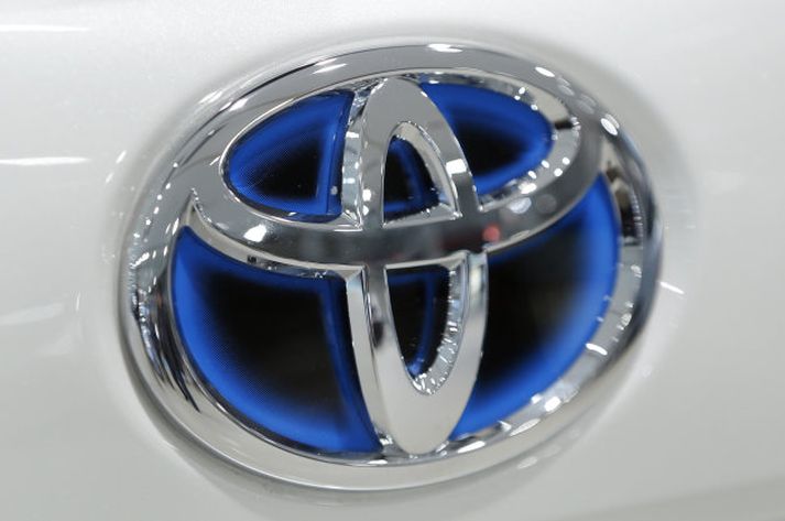 Toyota afturkallaði 10 milljónir bíla vegna þessa galla árin 2009 og 2010.