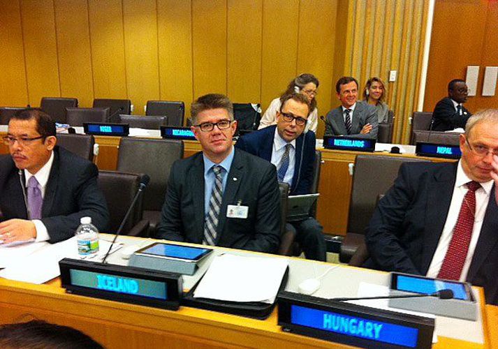 Gunnar Bragi Sveinsson sat ráðstefnu um bann við tilraunum með kjarnorkuvopn.