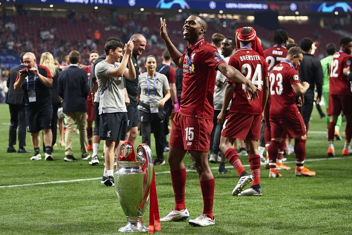 Daniel Sturridge fagnar sigri Liverpool í Meistaradeildinni en hann fagnaði örugglega vel þegar hundurinn hans kom í leitirnar.