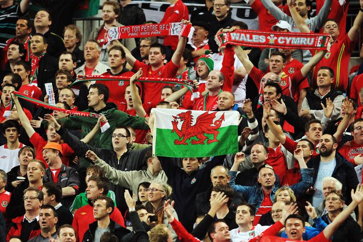 Stuðningsmenn Wales á leiknum í kvöld.