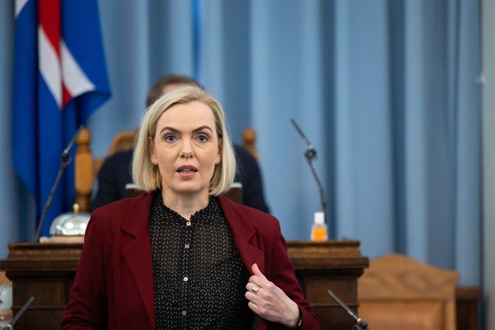 Guðrún Hafsteinsdóttir, formaður efnahags- og viðskiptanefndar Alþingis, segir að tekjustofnar ríkisins hafi rýrnað á síðustu árum miðað við verðlag. Á sama tíma sé farið fram á aukið fé úr sjóðum ríkisins. 