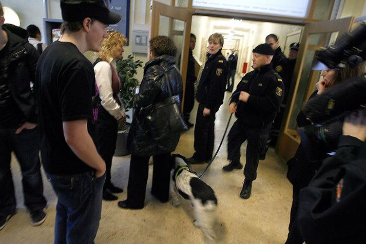 Skólameistari Tækniskólans bað lögregluna að leita að fíkniefnum þar í febrúar. Ráðherra segir að slík leit stangist á við stjórnarskrá og Mannréttindasáttmála Evrópu.