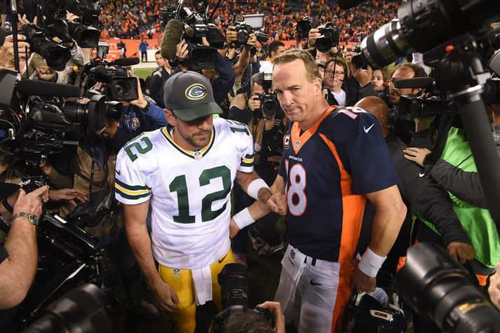 Stjörnurnar Manning og Rodgers eftir leikinn í nótt.