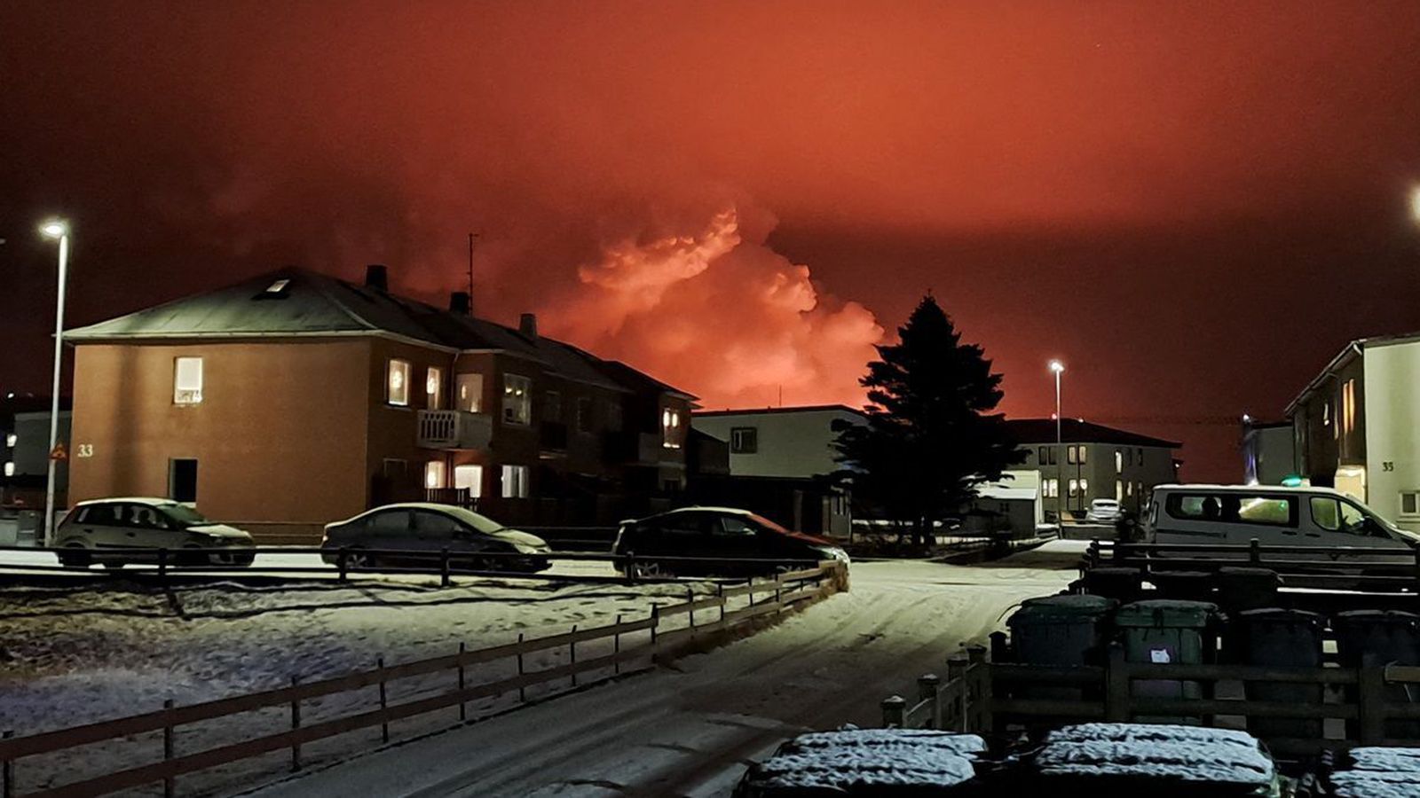 Neyðar­stigi al­manna­varna lýst yfir - Vísir