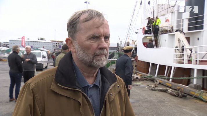 Kristján Loftsson, forstjóri Hvals hf., við brottför hvalbátanna úr Reykjavíkurhöfn í dag.