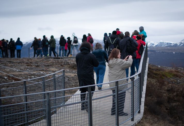 Ferðamenn á Þingvöllum.