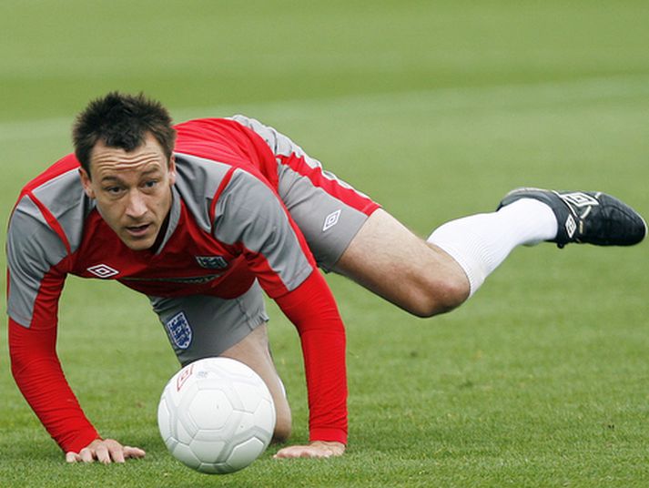 John Terry á enn eftir að koma fram og tala opinberlega um tilboð Manchester City.