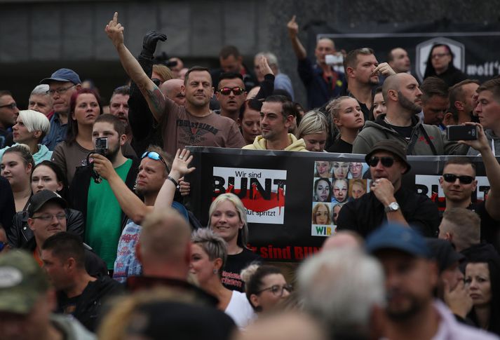 Spenna hefur ríkt í borginni Chemnitz þar sem hægriöfgamenn hafa mótmælt innflytjendastefnu stjórnvalda eftir stunguárás í borginni.