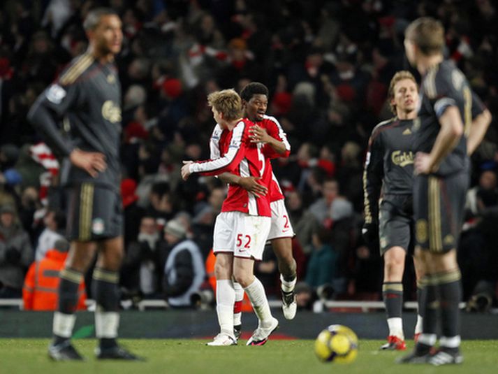 Abou Diaby fagnar sigurmarki sínu.