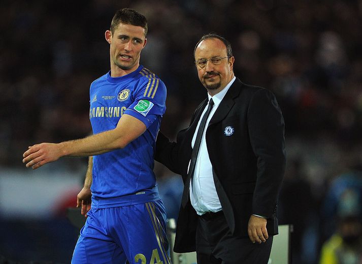 Rafael Benitez virkar ekkert of sáttur við Cahill.