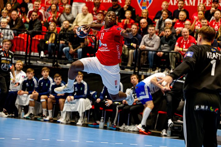 Stiven Tobar Valencia í Evrópuleik með Val.